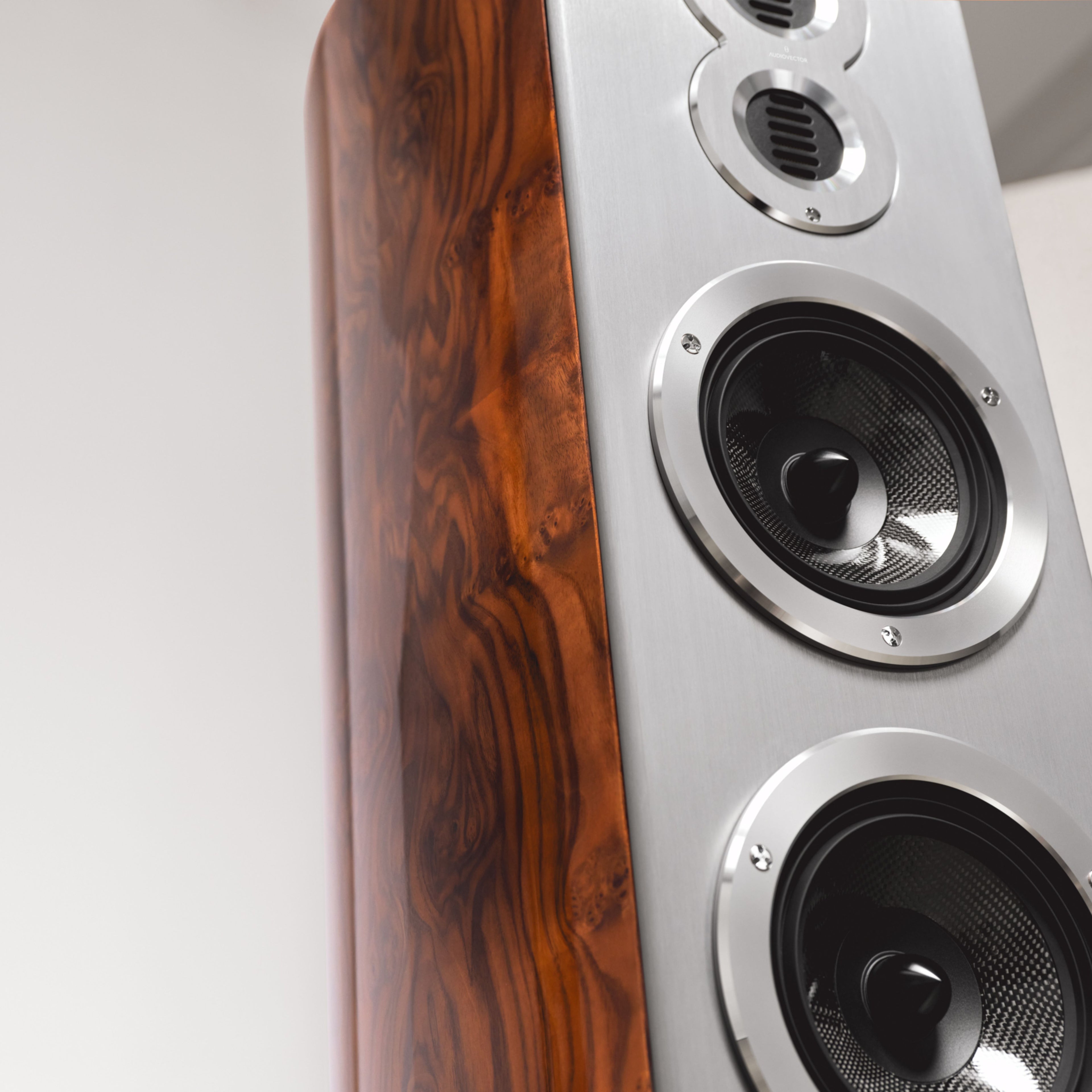 AUDIOVECTOR R10 ARRETÉ