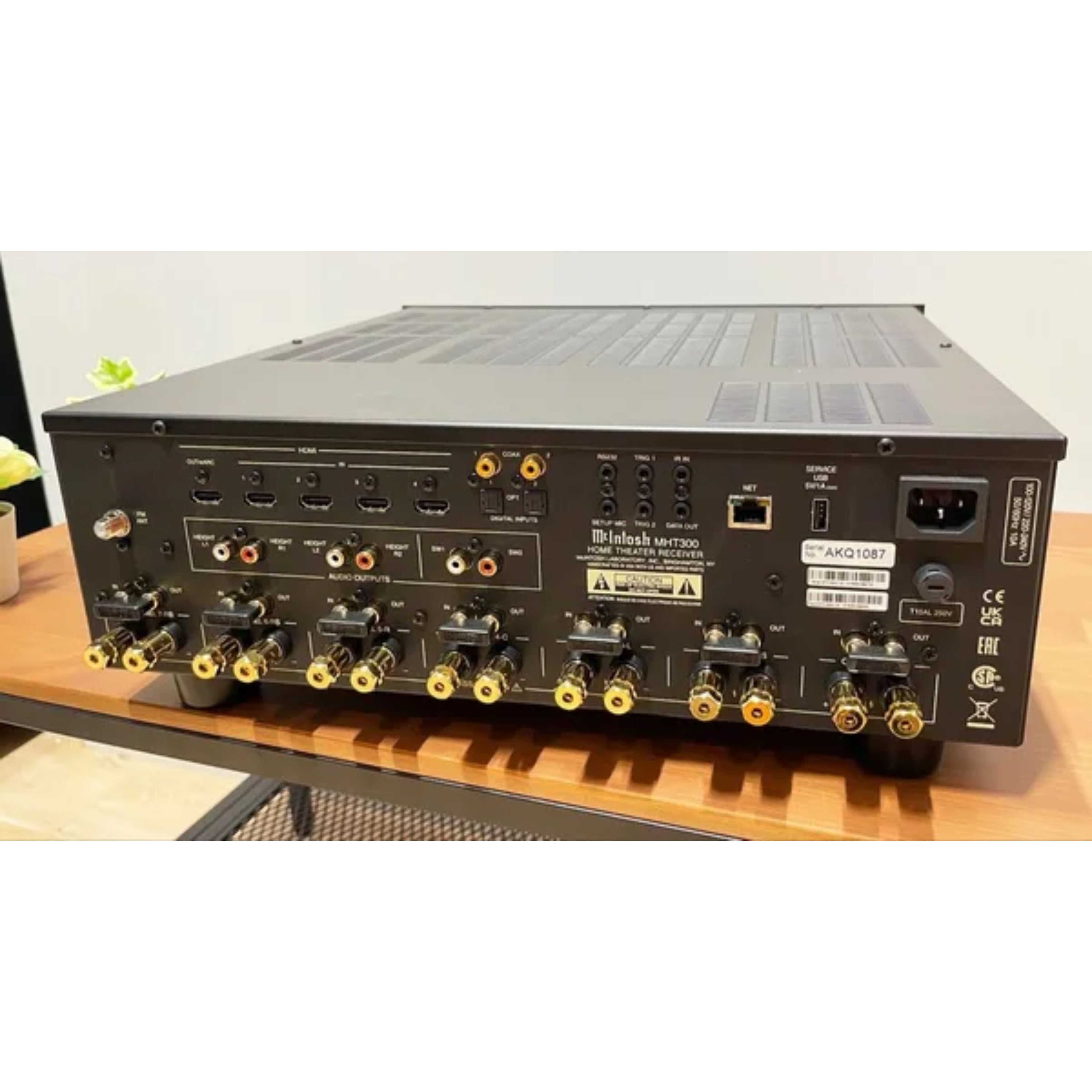 MCINTOSH MHT300 AMPLIFICATEUR DE PUISSANCE