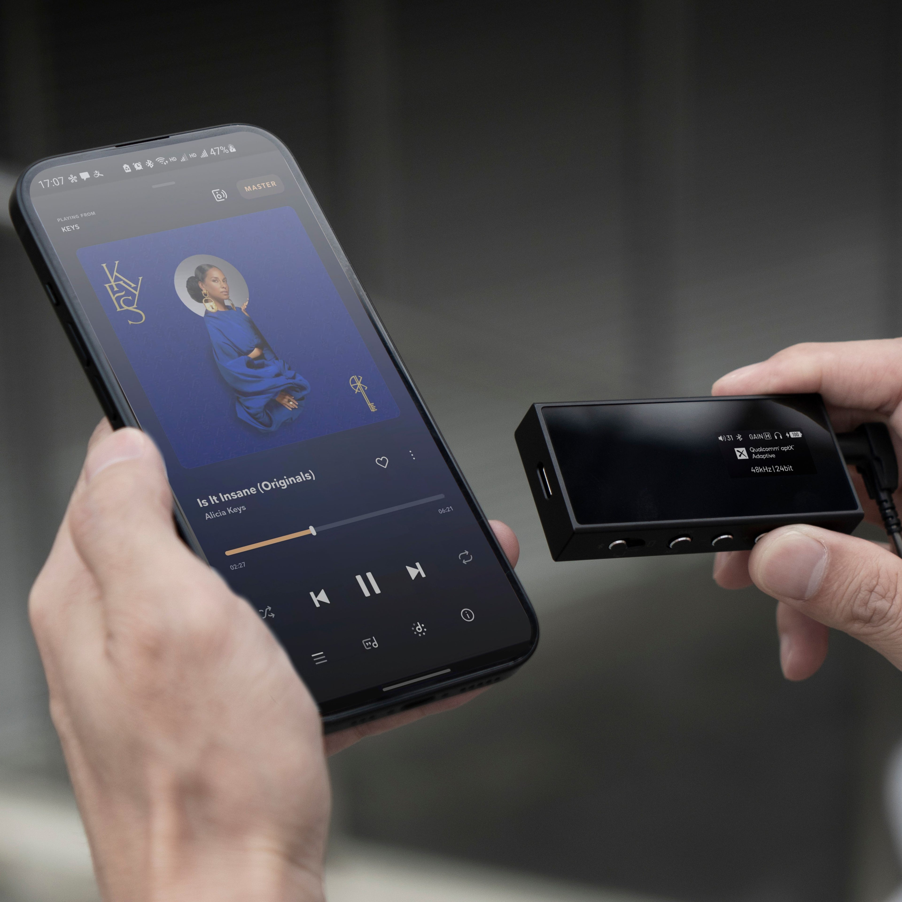 QUESTYLE M18i