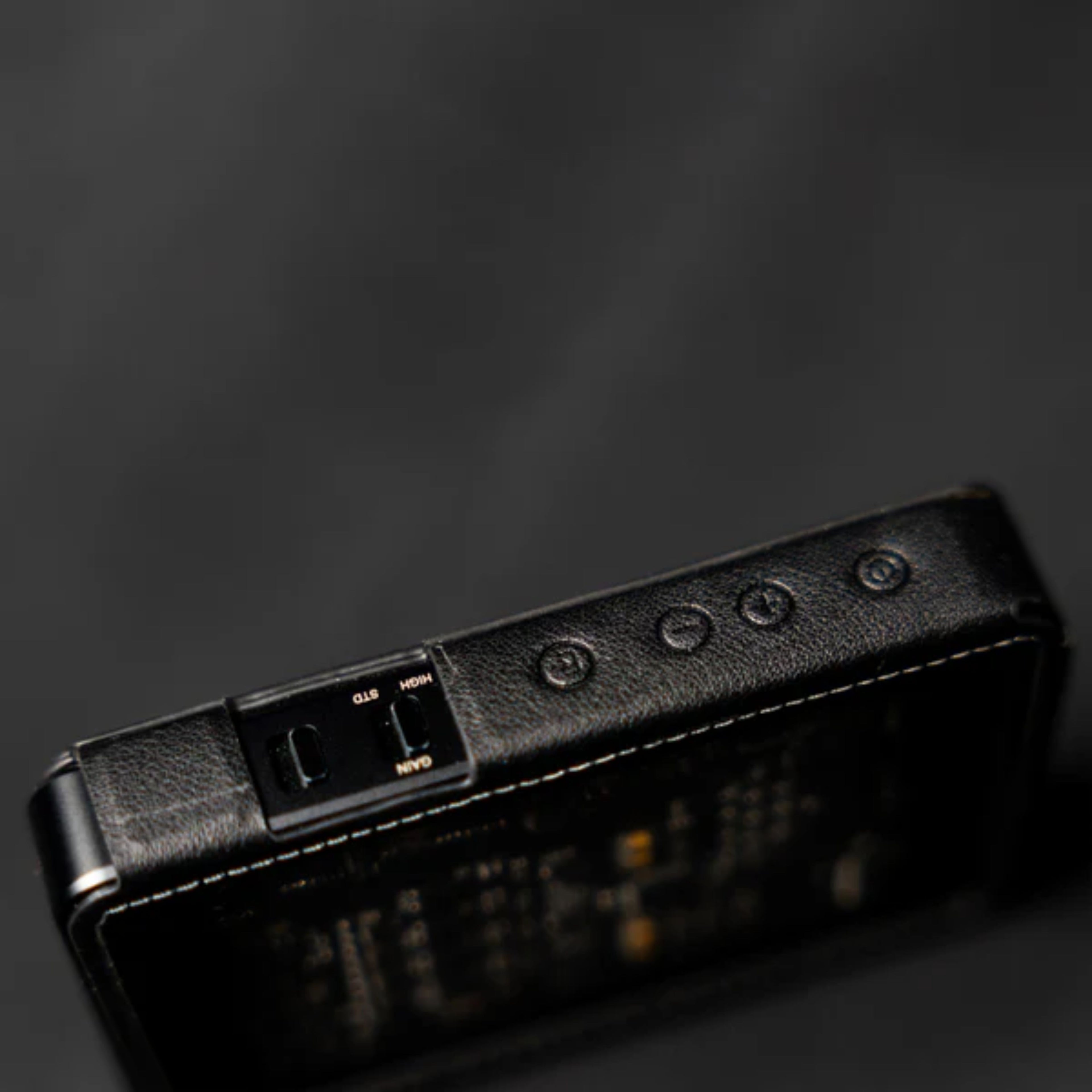 QUESTYLE Étui MagSafe pour Sigma